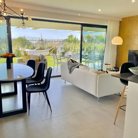 Oasis 325 Luxurious 3-Bdr Apartment Close To Marbella