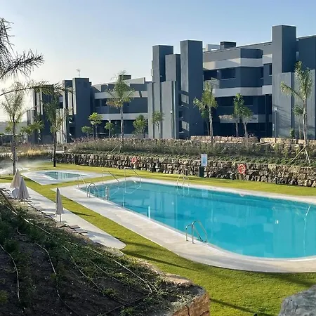 Oasis 325 Luxurious 3-Bdr Apartment Close To Marbella Estepona