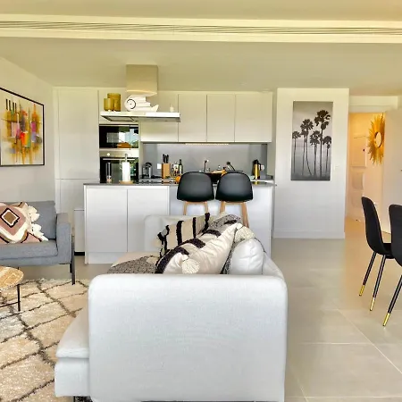 Apartment Oasis 325 Luxurious 3-Bdr Apartment Close To Marbella Estepona
