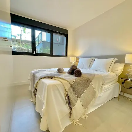 Oasis 325 Luxurious 3-Bdr Apartment Close To Marbella Estepona